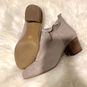 Steve Madden Grey booties
